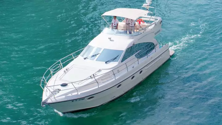 35 FT Yacht Tour in Dubai